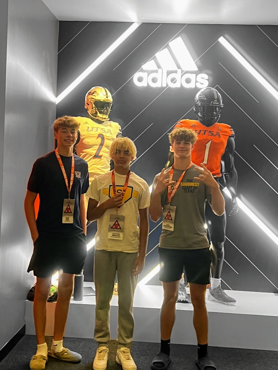 Had a great time at <a href="/UTSAFTBL/">UTSA Football 🏈</a> ! Thank you for showing love and making us feel at home! #BirdsUp 🤘🏽 #TheGreedyWay #RealGreedy #QB1 <a href="/CruitClemens/">CRUIT CLEMENS</a>