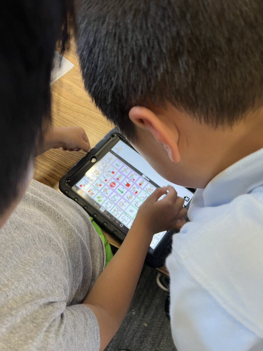 HalimStephaniee's tweet image. 💙💛💙#AutismAcceptanceMonth #AutismAwareness #empathyisstrength @CaminoGrove @ReneeCostarella @ArcadiaUnified #learningforall 🧩