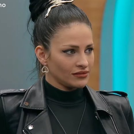 cotiopina's tweet photo. ¿De qué lado estas?    

❤️: CHIARA 🐍
🔁: LUZ 💅

#GranHermano https://t.co/3HUIaGn8nG