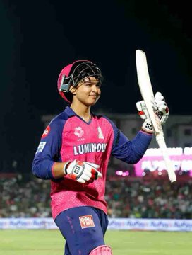 Vaibhav Suryavanshi ⭐️

The 14-year-old became the YOUNGEST player to score a HUNDRED in IPL 
#vaibhavsooryavanshi 
#RRvsGT 
#GTvsRR