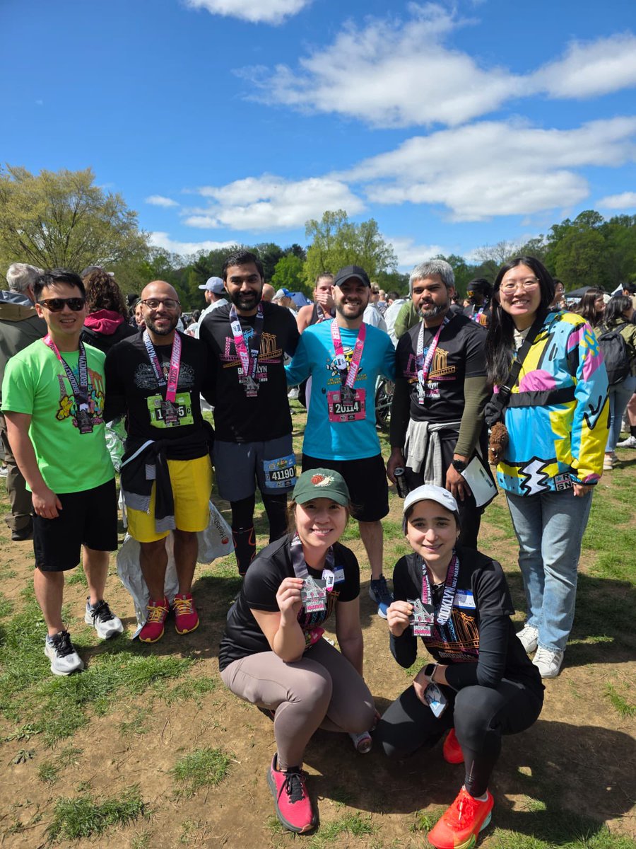 RawanAAmir's tweet image. Grateful to cross another finish line (with a PR! 🤩) at the #BrooklynHalf despite an injured knee and tough training cycle
13.1 miles 🏃🏻♀️, 2 hours 🕗 , one medal🏅, zero regrets 💪🏻
Hard work always finds a way ✨
