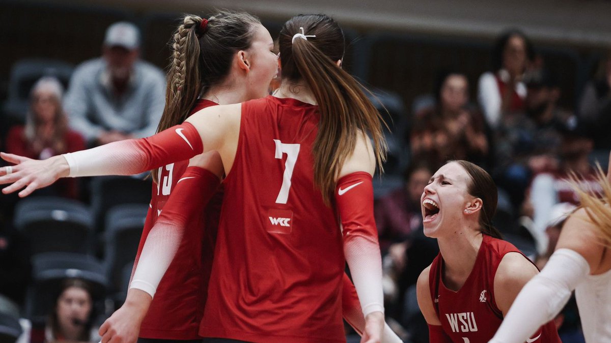 Another look back at least season, highlighting our 3-0 SWEEP of Pacific in our 'Color the Court Crimson' game! 🔴

#GoCougs #FlashbackFriday