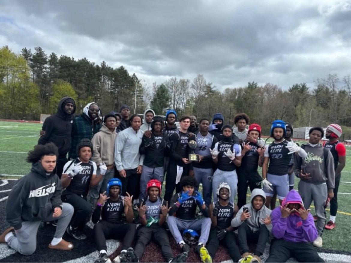 TerenceBarnes07's tweet photo. What A Great Weekend In Boston We Won The 18u Pylon 7v7 Tournament 🏈 #harmelite

@CC_Irish_FB 
@_cchsathletics_ 
@McHugh_Jim_ 
@Godsgift_Nate 
@CoachKdCC https://t.co/LC4raOM86n
