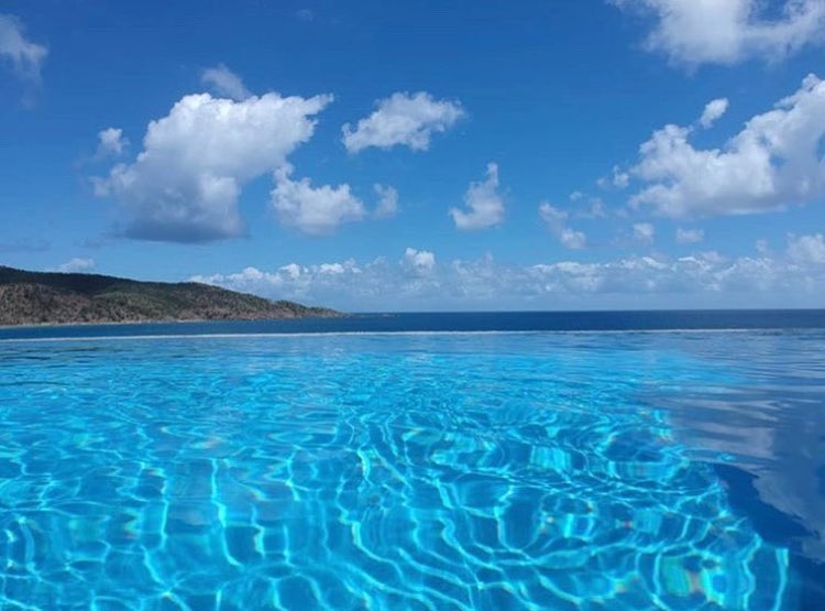 Happy Monday! Come and immerse yourself in the many shades of our BVI Blues 😍❤️🇻🇬 #BritishVirginIslands
#BVI #Paradise #Travel 📷 <a href="/ScrubIsland/">Scrub Island Resort</a>