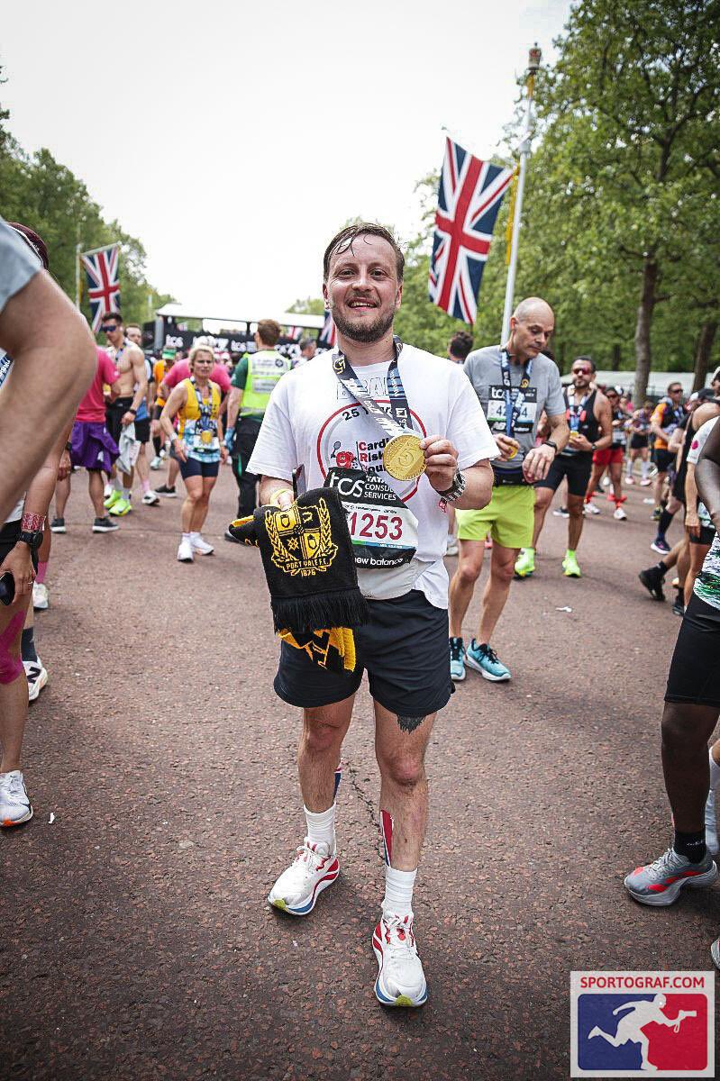 korUnityupdates's tweet photo. @OfficialPVFC SVA on Saturday ✅ PB in London marathon on Sunday ✅ @BradPVFCwilson https://t.co/pi3ZTPrjJ6