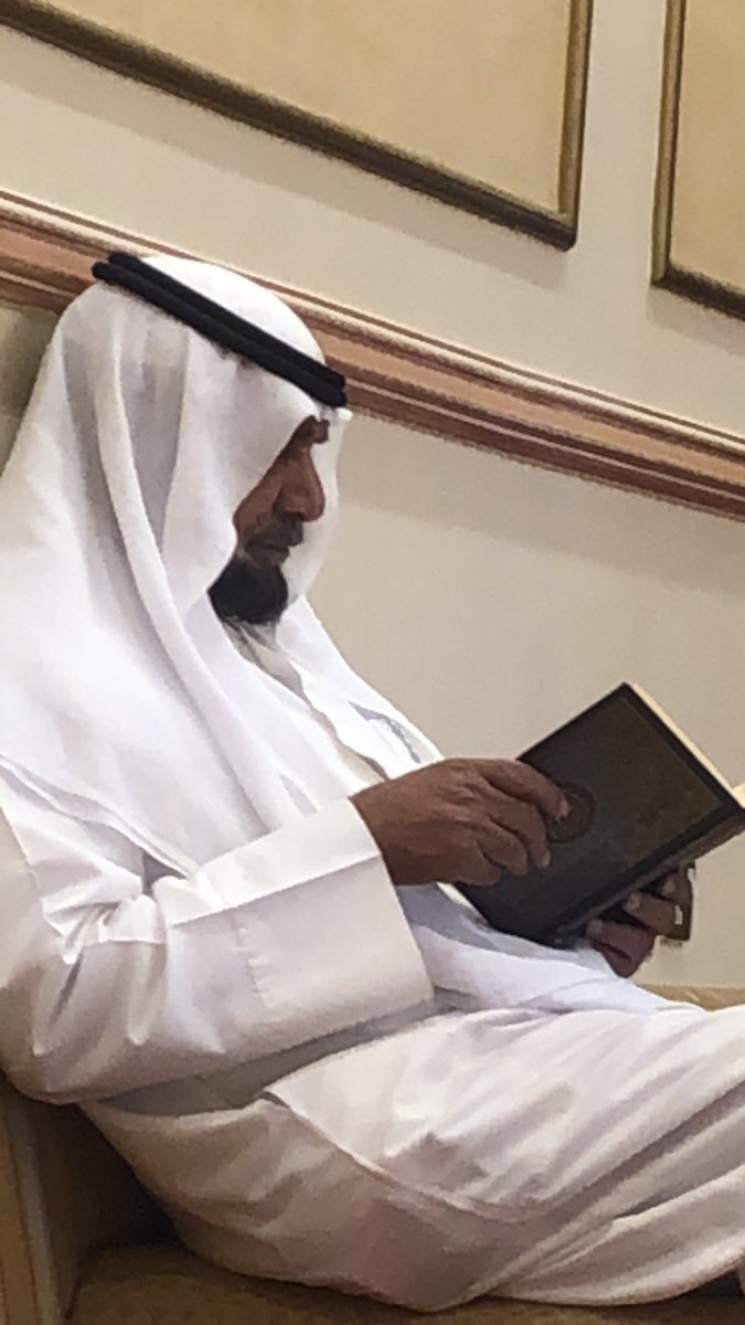 سلام ياقبرن عسى راعيه في روض ... وربيع
سلام ياللي لو نحج البيت ... ما نلحق جزاه

عودً على ما يامره ربي ........ يسويه ويطيع
افنى حياته كلّها .....  ماغير يبحث عن رضاه

ماهو بضايع لا رحل واللي فعل لا مايضيع
لكن لعل قلوبنا ..... تستوعب الفقد وغثاه 

والله مكذب يا يبا لو قلت هالكون