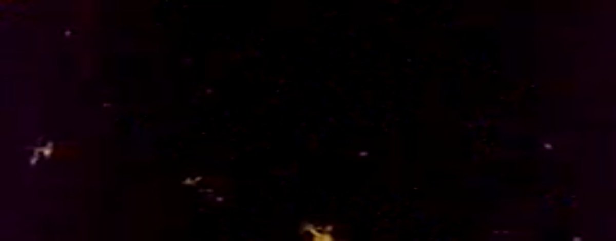 Smaller uap looks like a starfighter