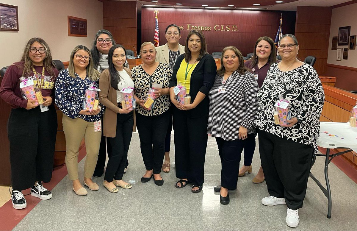 LFCISDFamEngage's tweet image. Dynamic morning planning meeting and student services review. We appreciate our @LosFresnosCISD CIS Coordinators!@cameron_cis @jmcdonough33