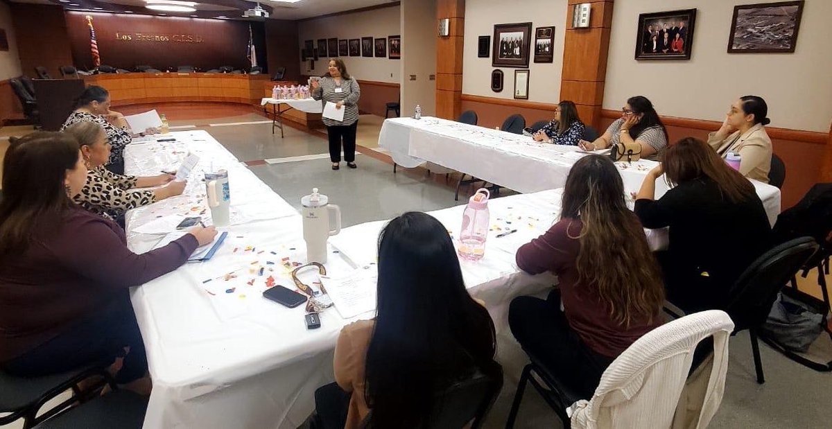 LFCISDFamEngage's tweet image. Dynamic morning planning meeting and student services review. We appreciate our @LosFresnosCISD CIS Coordinators!@cameron_cis @jmcdonough33