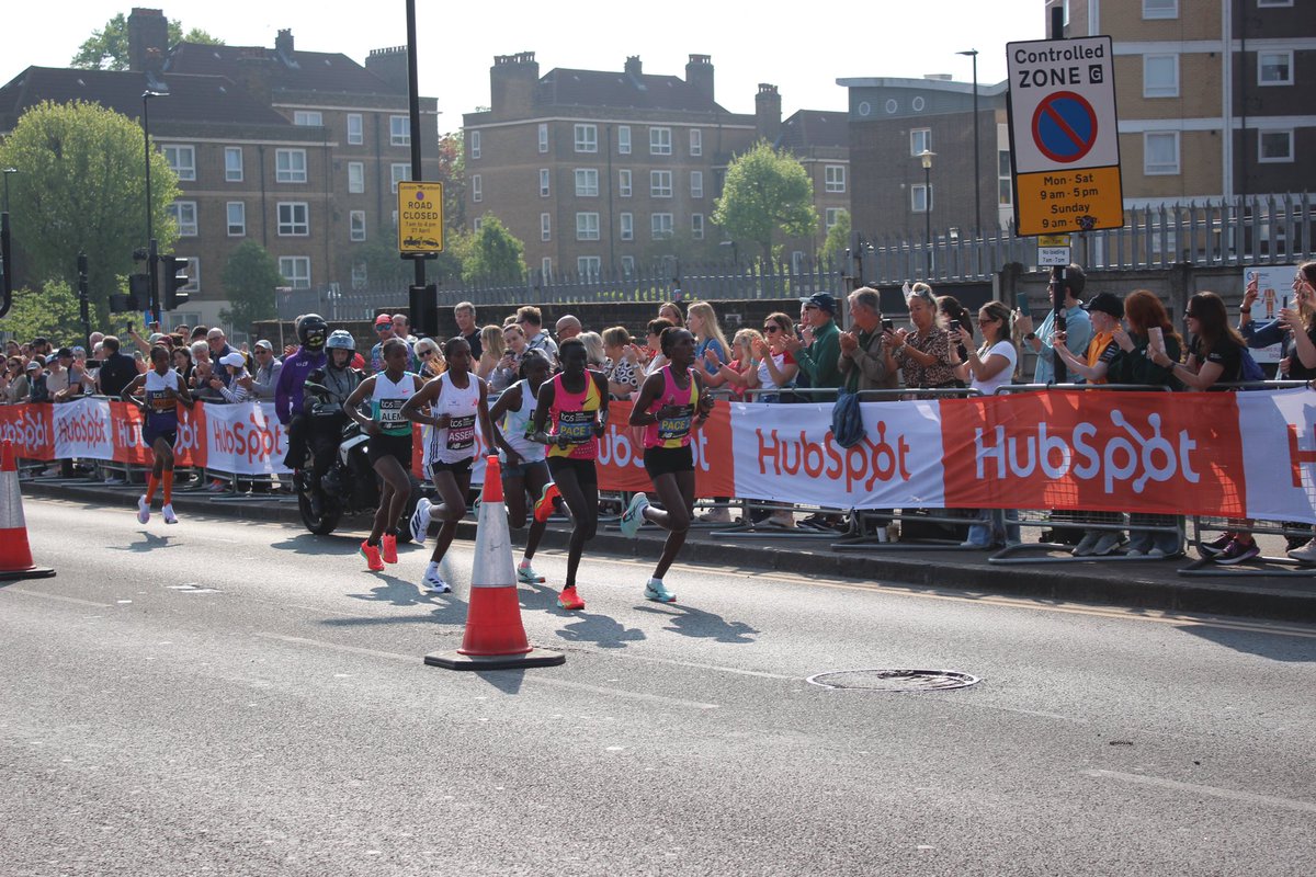 Thomas Ziegel (@tz1runner) on Twitter photo What a great day it was to go and watch so many incredible runners out there!!! Despite the warm conditions, the performances were unbelievable!!
<a href="/EilishMccolgan/">Eilish McColgan</a> <a href="/amanalpetros/">α©α°α©αα©αͺ αETαOα</a> <a href="/SifanHassan/">Sifan Hassan</a> <a href="/LondonMarathon/">TCS London Marathon</a> What a great day it was to go and watch so many incredible runners out there!!! Despite the warm conditions, the performances were unbelievable!!
<a href="/EilishMccolgan/">Eilish McColgan</a> <a href="/amanalpetros/">α©α°α©αα©αͺ αETαOα</a> <a href="/SifanHassan/">Sifan Hassan</a> <a href="/LondonMarathon/">TCS London Marathon</a>