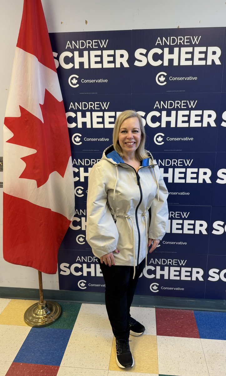 denisebatters's tweet image. GAME DAY.
Helping my good friend @AndrewScheer to GOTV today!

Vote for Change. Vote Conservative.
#BringItHome
