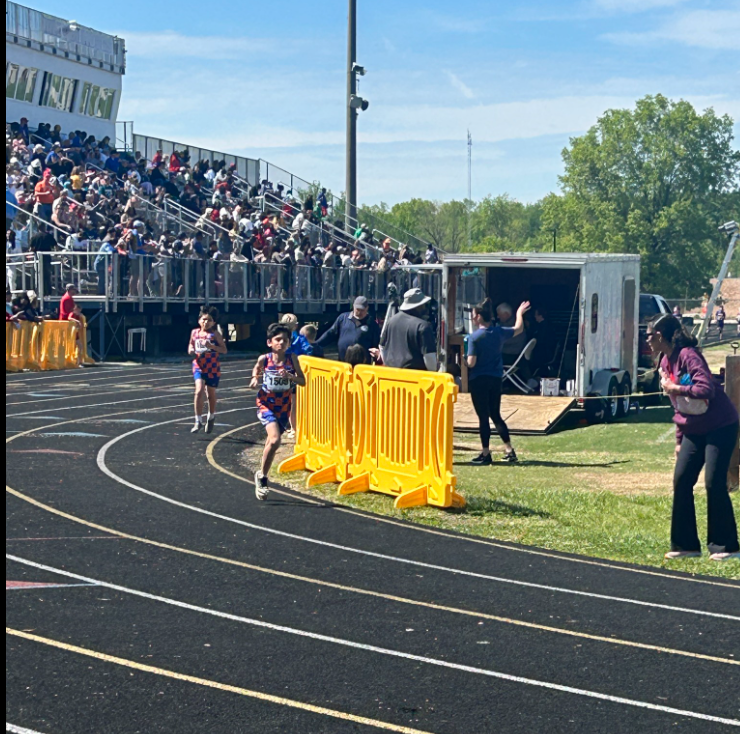 Congratulations to the Lowe Runners!
Lowe had 14 individual district Champions, 18 district runners-up, and 14 third place finishes.
Results can be seen here: live.dcracetiming.com/meets/50833/te…

#AimHighGoLowe