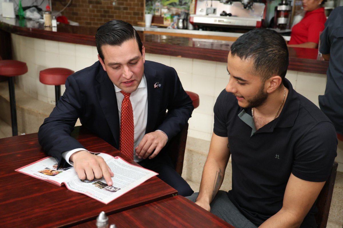 El embajador designado Cabrera visitó el Café Coca Cola, ¡el más antiguo de la ciudad! Conoció el Casco Viejo, corazón histórico de Panamá.