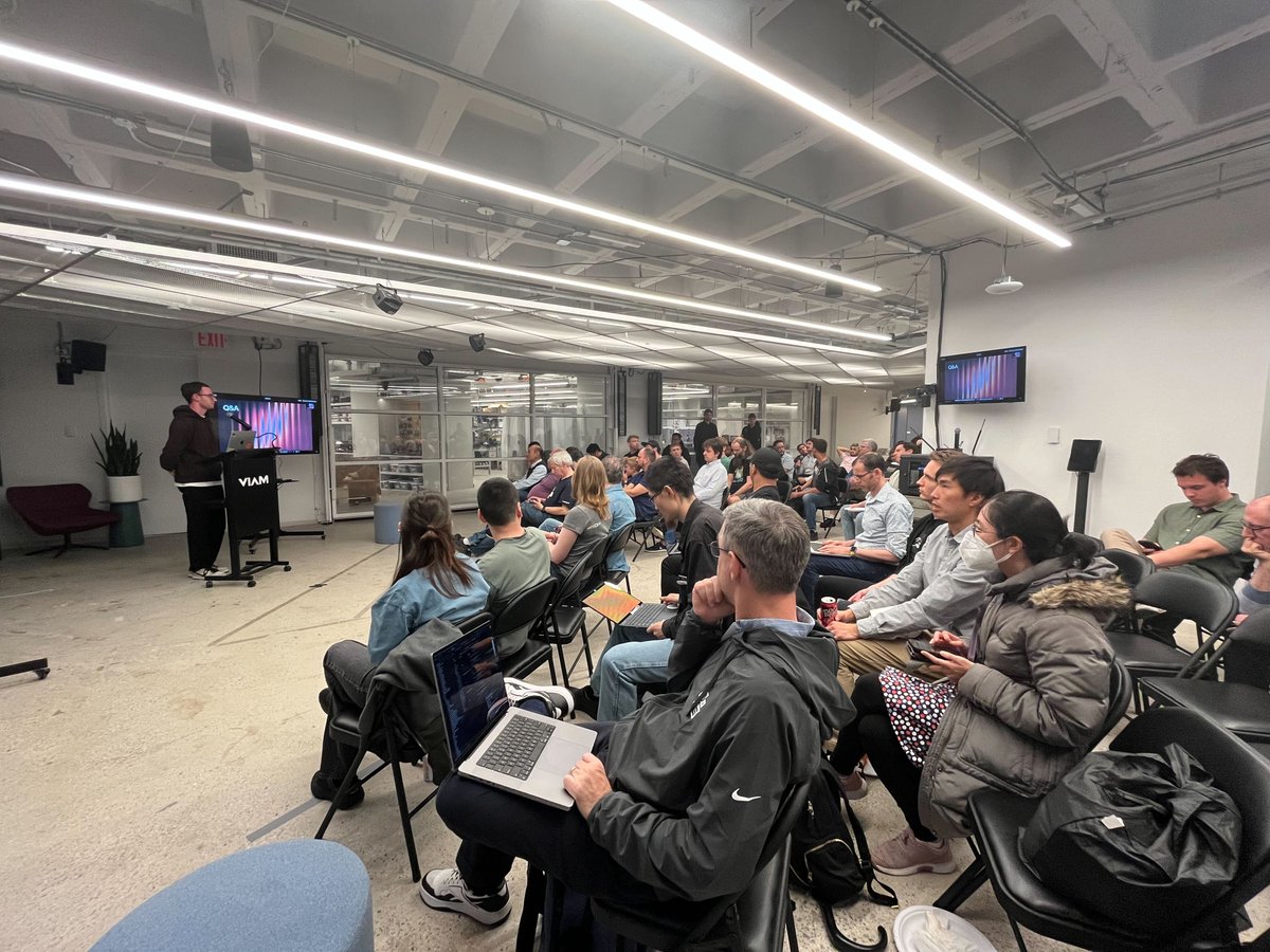 iOSoho's tweet image. What a night we had last Tuesday! Thanks again to everyone who made it to iOSoho x @nycflutter meetup 🎉

🎥 You can watch the talks here: bit.ly/42Sb5Zo
📸 Snagged a few photos too — post yours and tag us so we can see!

#iOS #NYCTechMeetup #iOSoho