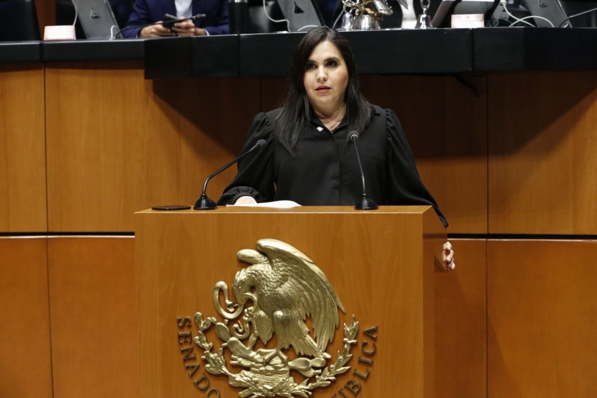 Senadores del PAN (@senadoresdelpan) on Twitter photo Las y los senadores de <a href="/AccionNacional/">Acción Nacional</a> presentaron una reserva a la modificación del Reglamento de la Comisión Permanente, porque censura la libertad de expresión, expuso la senadora <a href="/MayuliMtzSimon/">Mayuli Martínez Simón</a>. Las y los senadores de <a href="/AccionNacional/">Acción Nacional</a> presentaron una reserva a la modificación del Reglamento de la Comisión Permanente, porque censura la libertad de expresión, expuso la senadora <a href="/MayuliMtzSimon/">Mayuli Martínez Simón</a>.
