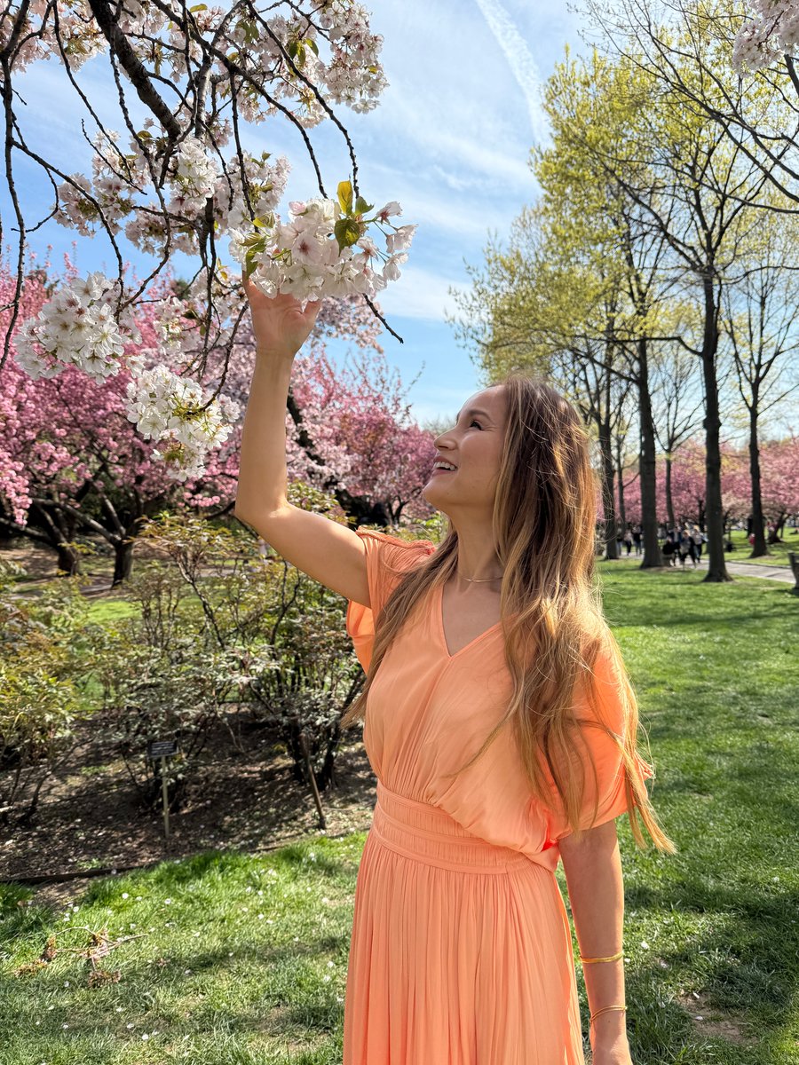 AK_akemiK's tweet image. A beautiful spring day...🌸 @brooklynbotanic. Thank you @hino.junko for an unforgettable joyful day. X AK

@akakemikakihara
linktr.ee/akakemikakihara

#cherryblossom #beautifulspring #brooklynbotanicgarden #AK #akakemikakihara #柿原朱美 #akemikakihara #singer #songwriter