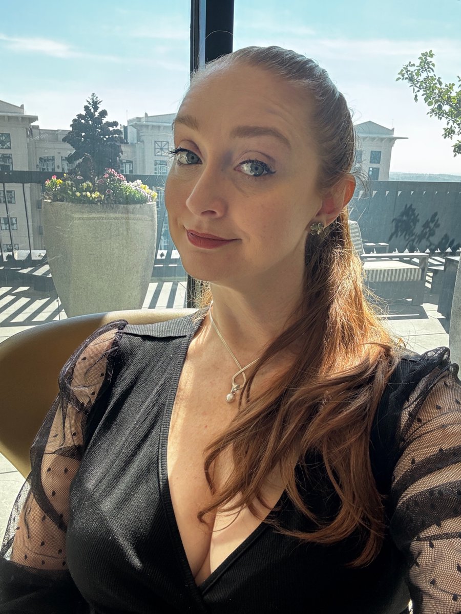 For those of y’all who asked for a list of things for the house / my birthday wish list, here ya go. 

Please don’t think I expect anything. Ok, it’s getting awkward, so I’m just pop on a photo for Insta, leave this link here, and I’m gonna go…

amazon.com/hz/wishlist/ls…