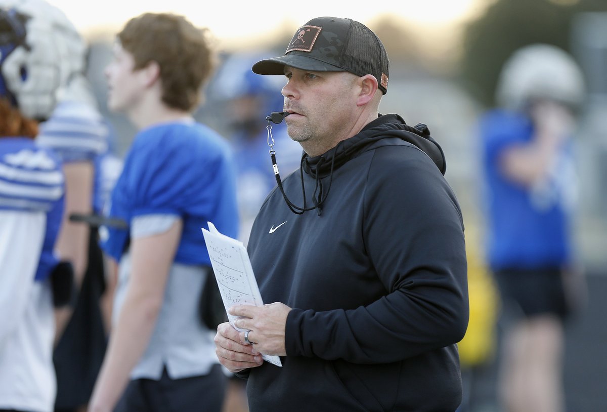 SportsDayHS's tweet photo. 5-time state champion coach Jake Fieszel resigns after 18 seasons at Gunter, report says 😯

#TXHSFB 

Read more:
https://t.co/Vpa0nLP22N https://t.co/tbLJDMuruB