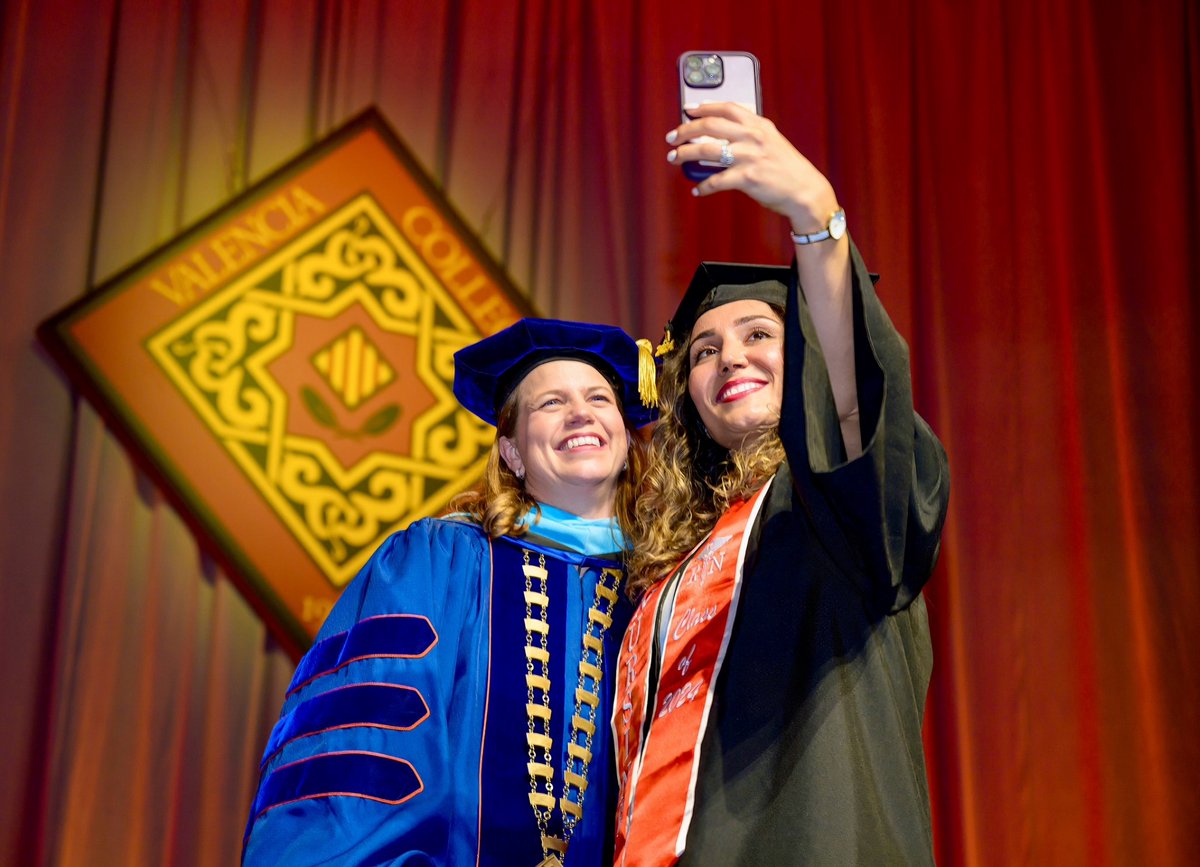 Hey #vcgrad: Got questions about the May 4 commencement ceremonies? We've got answers!
Check out the video in the link below, where we tell you what to expect -- including what time to arrive, where to park &amp; how long the ceremony will last.

bit.ly/4jpPoa8