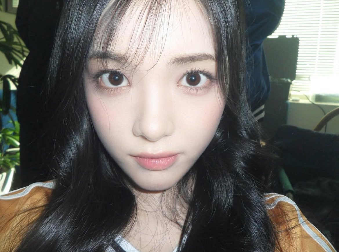 starishnotes's tweet image. Estaba escuchando lo nuevo from #𝙱𝙸𝙶ʼ𝙽au𝚐h𝐭y·𝑓t·𝐧𝕚n𝕒 y tengo que decir que me gustó más de lo que esperaba. Es más, les dejo un close up para que vean como me brillan los ojos de la emoción que me dejó oír #e𝚟en𝕚ng𖠇ུ夜, fantastic.

𝖋ee𝕝 #𝚄sag𝕚'𝐬 ✽ 𓈒 𝕣hy𝕥hm !