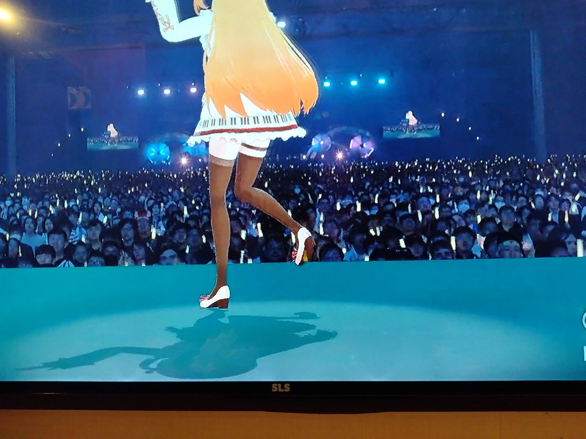 しかも続いてはヤンチャを装う(営業妨害w)
可憐な歌柱だ

さすがにステージじゃイイコさが素直に出てる 