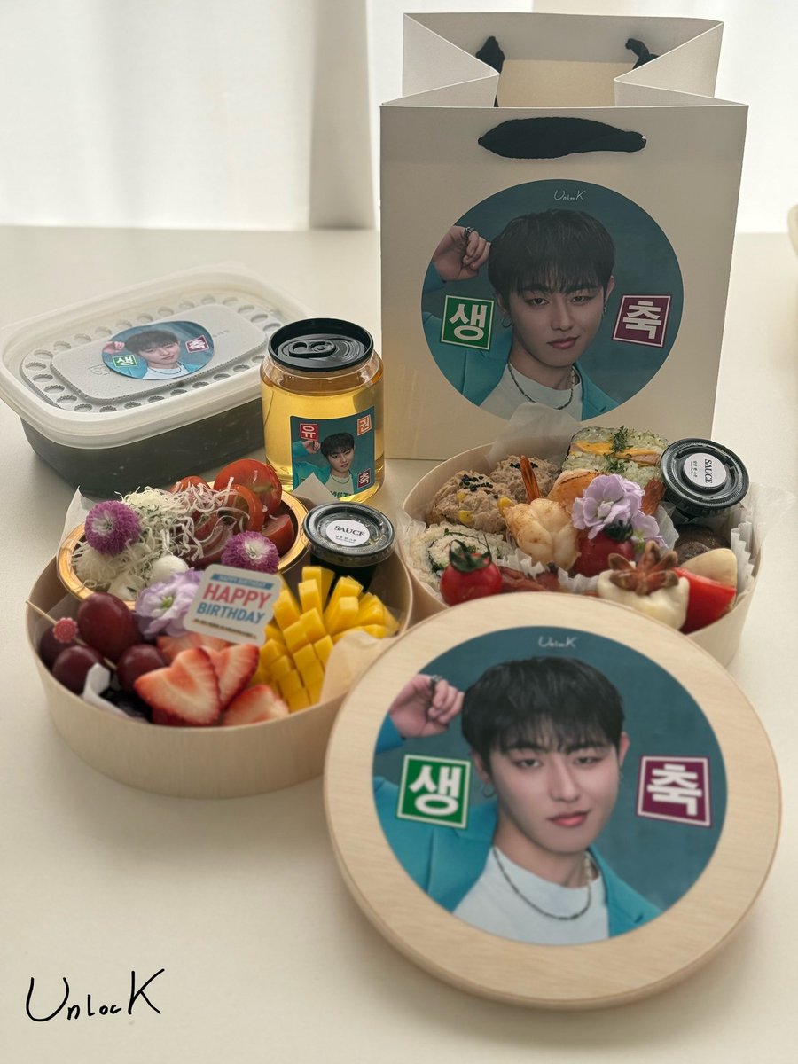 UNLOCK0409's tweet photo. 250409 
오빠 생일 기념 드림하이 도시락 서포트🩵

함께해주신
으니 님, 두리 님, 내연 님, 채영 님, 서현 님, 마고 님, 데이 님 감사합니다 https://t.co/30bblrMWFY