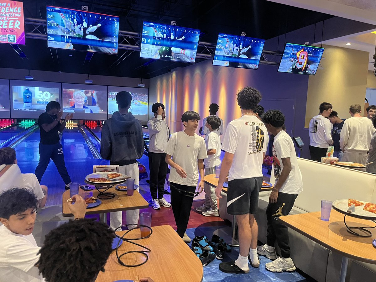 KatyJordanHoops's tweet image. Main Event team party!#GoldStatus