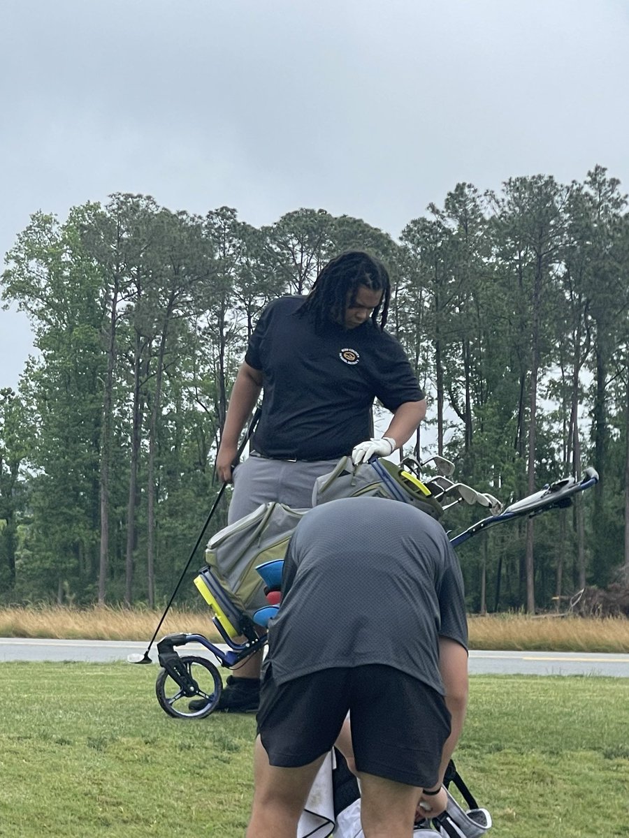 SWPatriots's tweet image. Today Southwest participated in our inaugural season's first ever golf region tournament. What an experience for our team. We are looking forward to developing and growing our game. #Southwestblessed #SWGolf