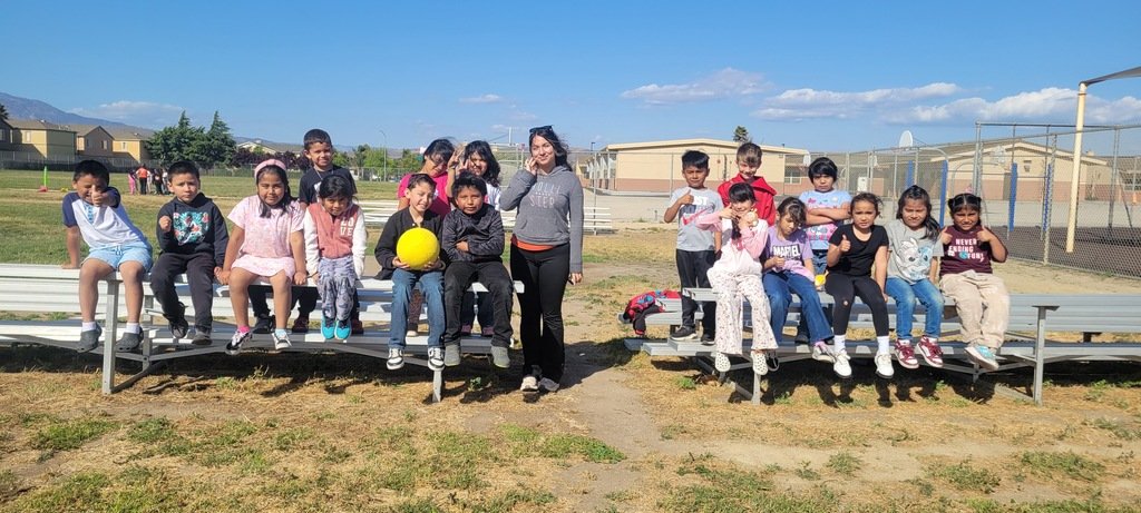 🐻✨ Afterschool Fun with Our Golden Bears! ✨

Today, we had an awesome time with our Golden Bears in the Afterschool Program! Big shoutout to ELEVO for keeping our students active and engaged with a super fun activity called "Zoo Keeper!" 🦁