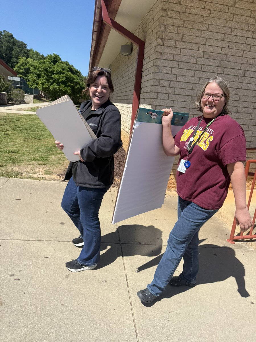 Melissa Lopez (@mlopez8science) on Twitter photo Thanks <a href="/MrsCremer8/">Callie Cremer</a> & Dr. Danehower for always willing to help out teachers!! <a href="/eastcarymiddle/">East Cary Magnet Middle School</a> Thanks <a href="/MrsCremer8/">Callie Cremer</a> & Dr. Danehower for always willing to help out teachers!! <a href="/eastcarymiddle/">East Cary Magnet Middle School</a>