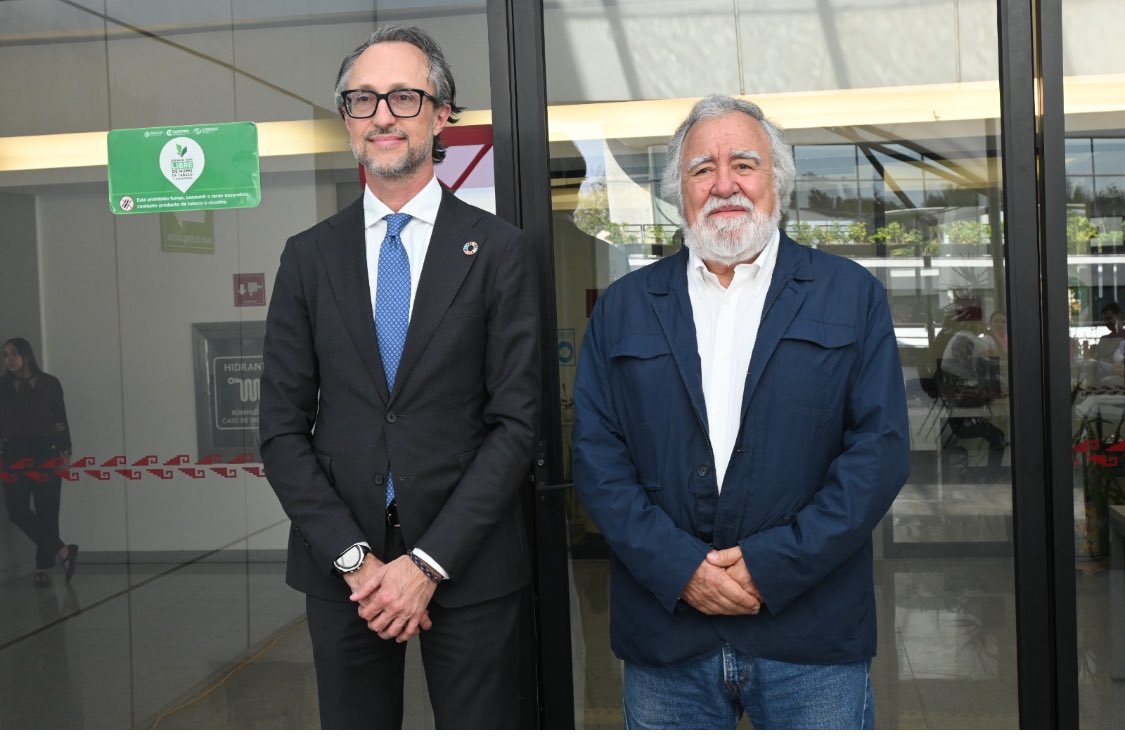 Giuseppe Mancinelli (@giusemancinelli) on Twitter photo El día de hoy junto al Secretario <a href="/A_Encinas_R/">Alejandro Encinas</a> tuvimos desde <a href="/UNOPS_es/">UNOPS en español</a> el gusto de inaugurar el taller de Oficina de Gestión de Transformación en la Secretaría <a href="/MetropolisCDMX/">Metrópolis</a>.
Además de intercambiar puntos de vista interesantes y posibles futuras colaboraciones. El día de hoy junto al Secretario <a href="/A_Encinas_R/">Alejandro Encinas</a> tuvimos desde <a href="/UNOPS_es/">UNOPS en español</a> el gusto de inaugurar el taller de Oficina de Gestión de Transformación en la Secretaría <a href="/MetropolisCDMX/">Metrópolis</a>.
Además de intercambiar puntos de vista interesantes y posibles futuras colaboraciones.