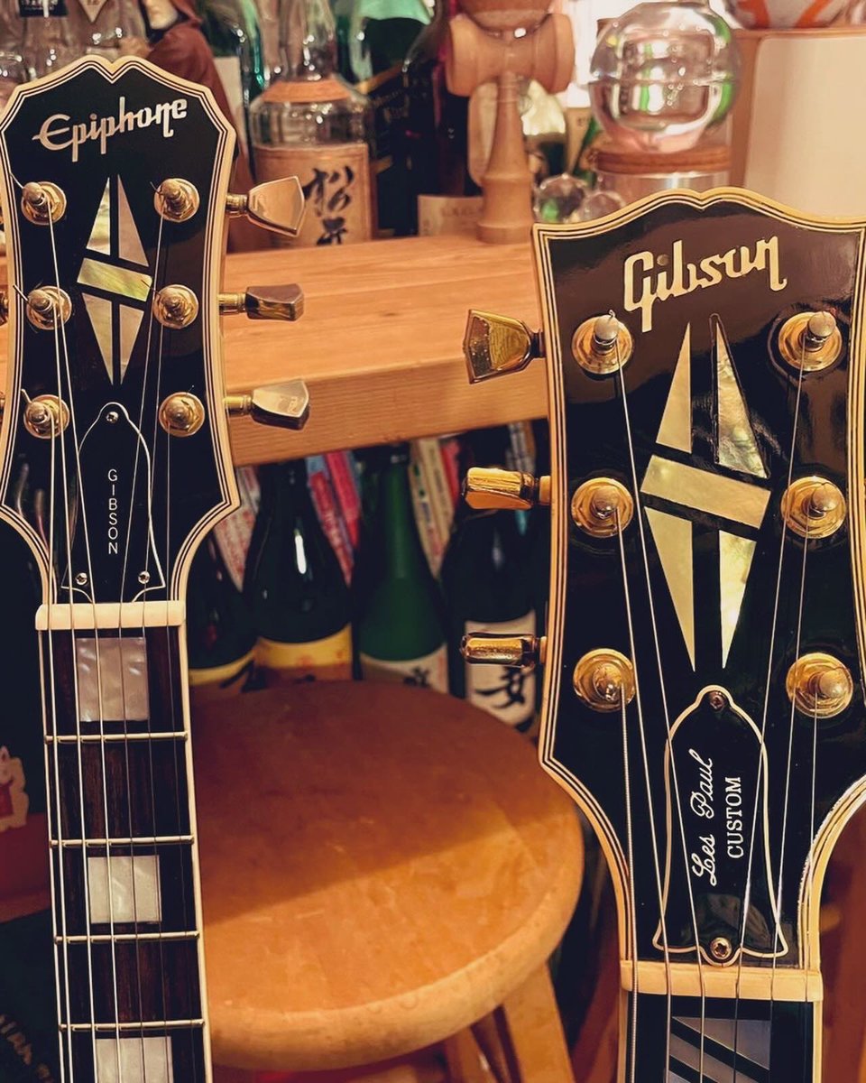 Kenshi_Pokekara's tweet photo. ��館様と影武者。

 #ギターで目の保養  #Gibson  #epiphon  #レスポール  #レスポールカスタム https://t.co/5udmCb7fse