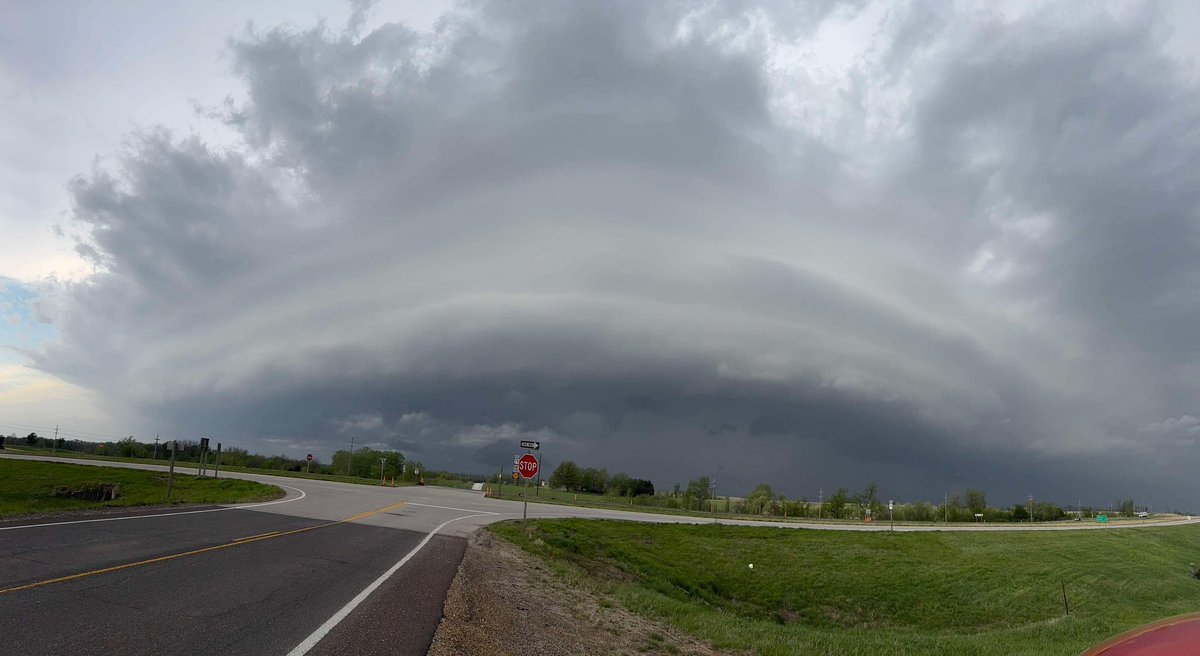 😱NOW: STRUCTURE!!! Severe thunderstorm near Hoyt, Kansas (North of Topeka, KS)

LSC/Matthew Smith