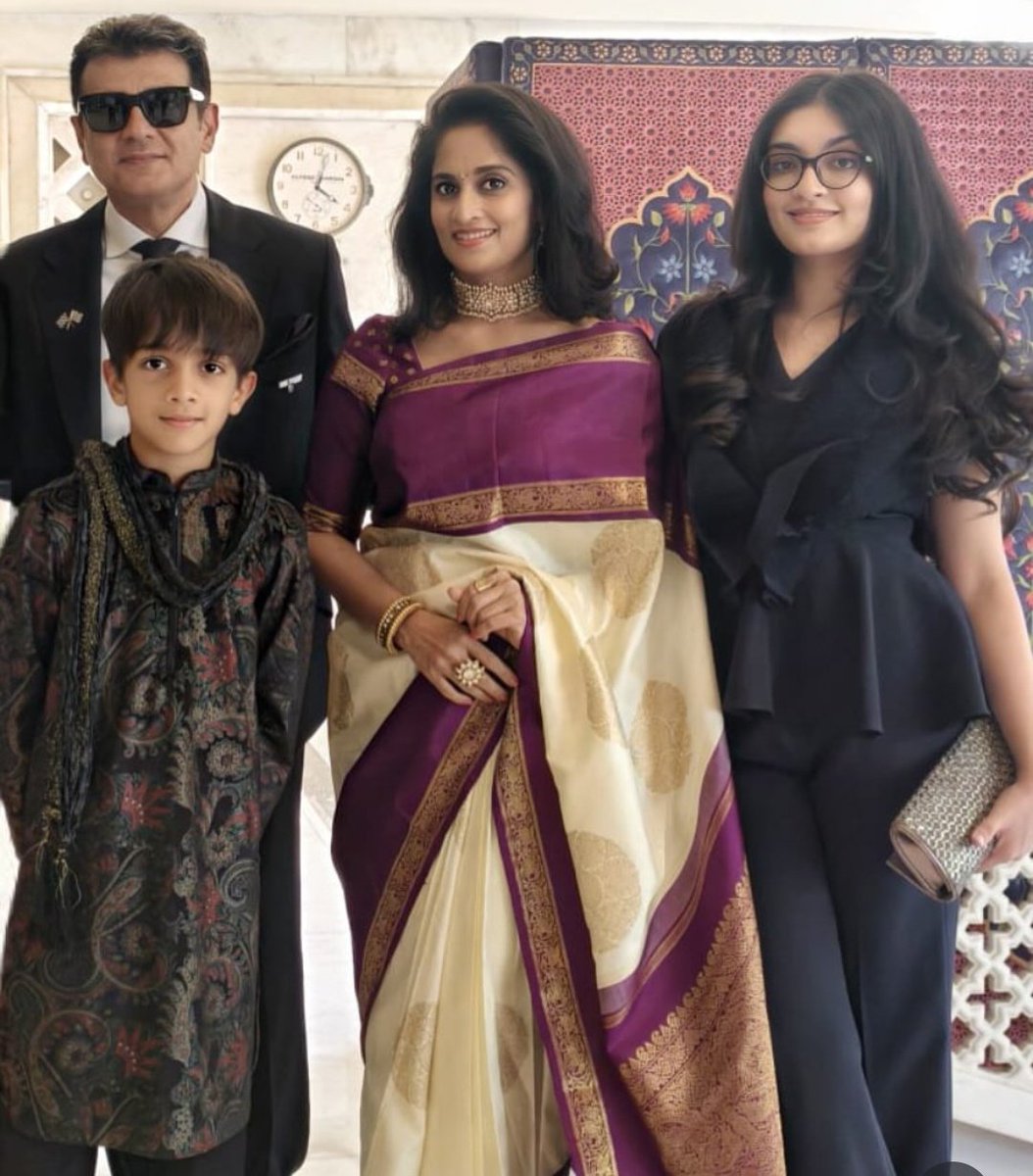MASSAJITH's tweet image. #ShaliniAjithKumar | #AjithKumar 

#PadmabhushanAjithKumar