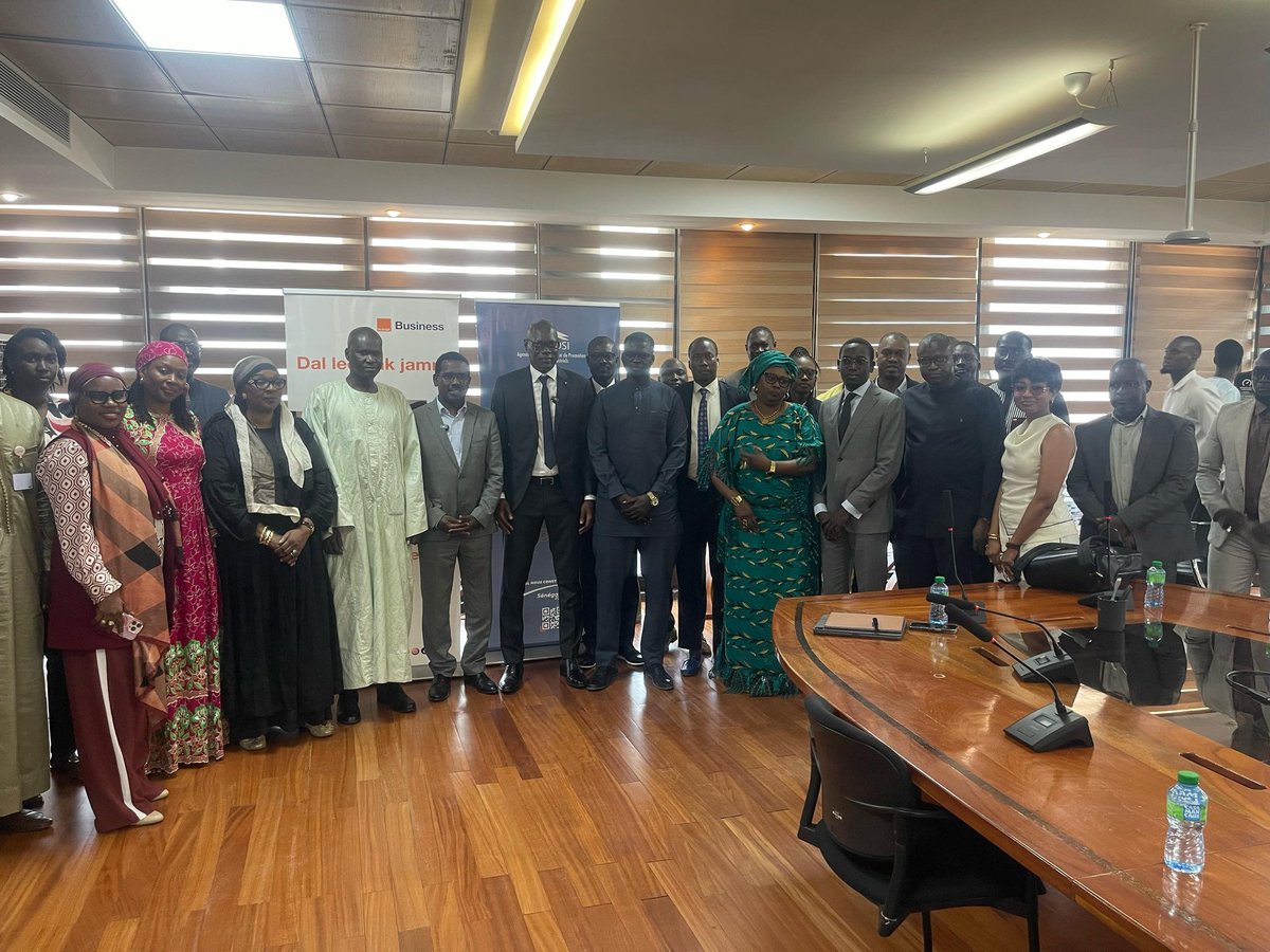 Avec <a href="/GroupeSonatel/">Groupe Sonatel</a>, l’APROSI connecte l’industrie à l’avenir ! Notre partenariat fonde des pôles industriels intelligents via : • 5G &amp; fibre • Smart services • IoT &amp; IA • Digitalisation &amp; formation
Connecter, Innover, Transformer. #APROSIFor2050 #APROSIxSONATEL #Industrie4.0