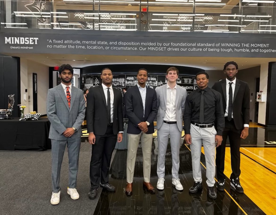 Tough. Humble. Great work ethic. Dogs. Selfless. Want to guard. Can shoot it. Winners. People that want to be Friars.