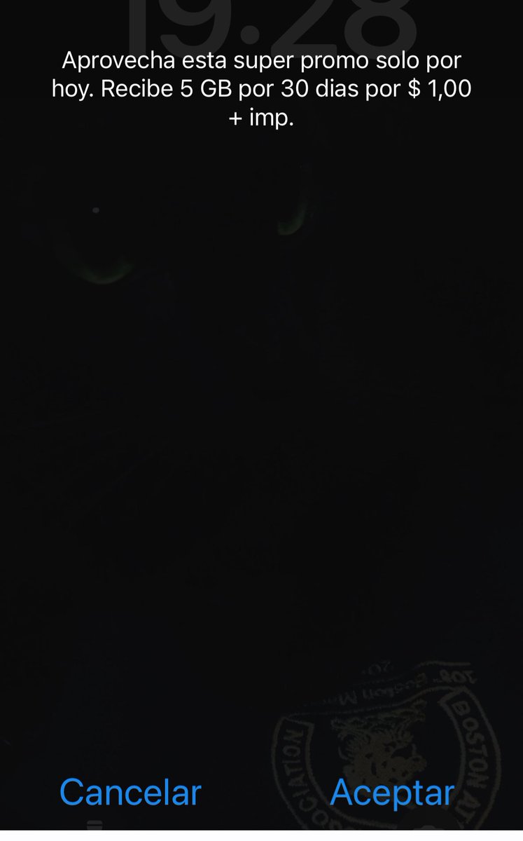 Increíble la capacidad de <a href="/ClaroEcua/">Claro Ecuador</a> de invadir.  Sin respetar nada! 
(A tu fondo de pantalla cuando el teléfono está inactivo!)