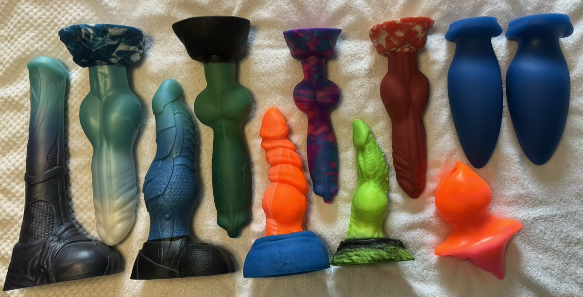 💦Dusky💚 The RE-Usable Husky! ♻️ 🔜FWA/AWU/MP tweet media