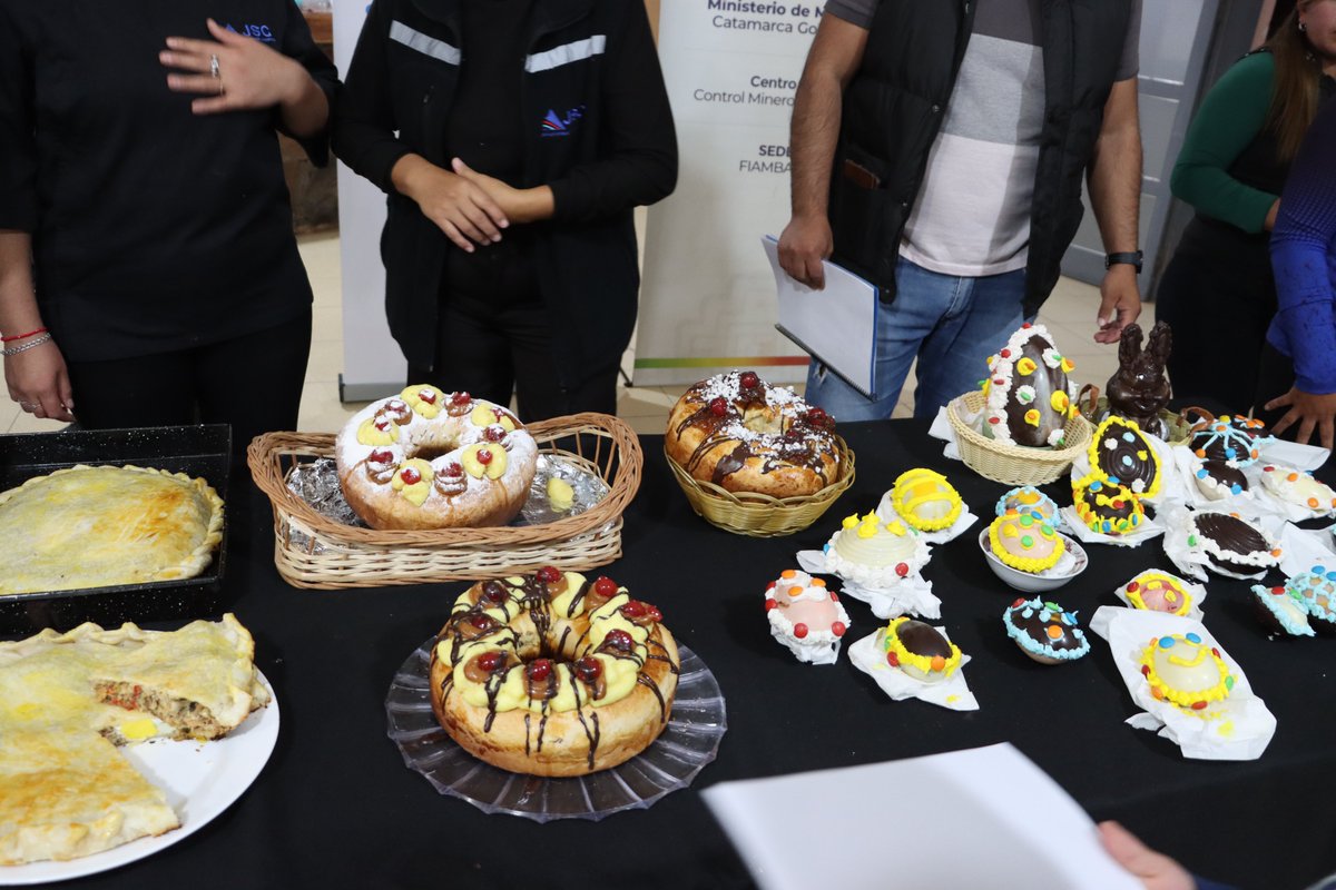 zijinliex's tweet photo. TRADICIÓN, SABOR Y COMUNIDAD EN FIAMBALÁ
Llevamos adelante en Fiambalá, la capacitación en Gastronomía de Pascuas. Participaron 25 personas que aprendieron recetas típicas de Semana Santa.
#liex #catamarca #RRSS #Capacitación https://t.co/bgshEjRE1i