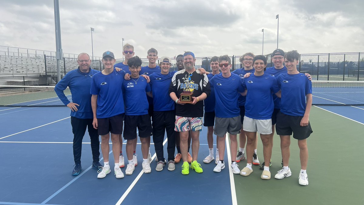 zaidashkar27's tweet photo. An amazing afternoon, with an amazing team. I finished 2nd in the city tournament for #1 singles and we brought home some hardware as well, winning the first city championship in ONW Men’s Tennis history. So lucky to be a part of this team! #skoravens https://t.co/FSoo9WNkEy