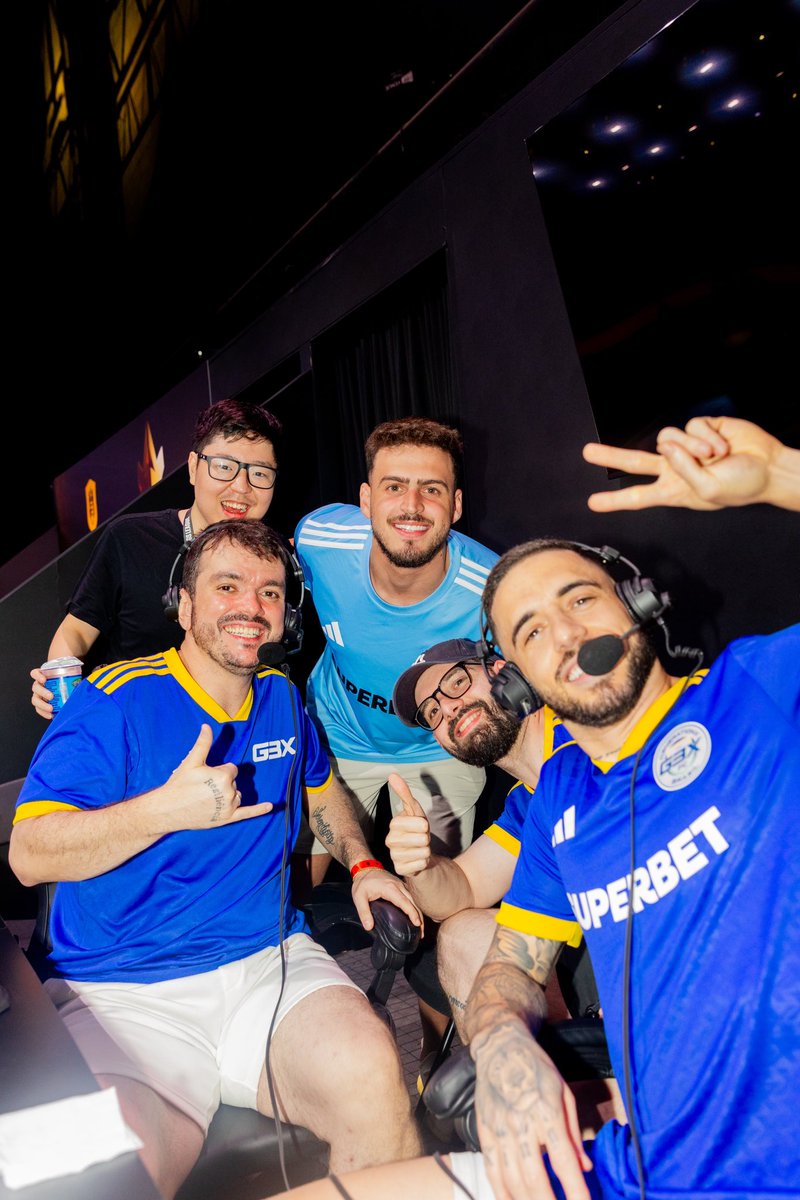 Jonvlogs's tweet photo. HOJE G3X É CAPIM! 

Jogão pela Kings League contra a FURIA começando agora!!! Vem! https://t.co/vCquN47W0w