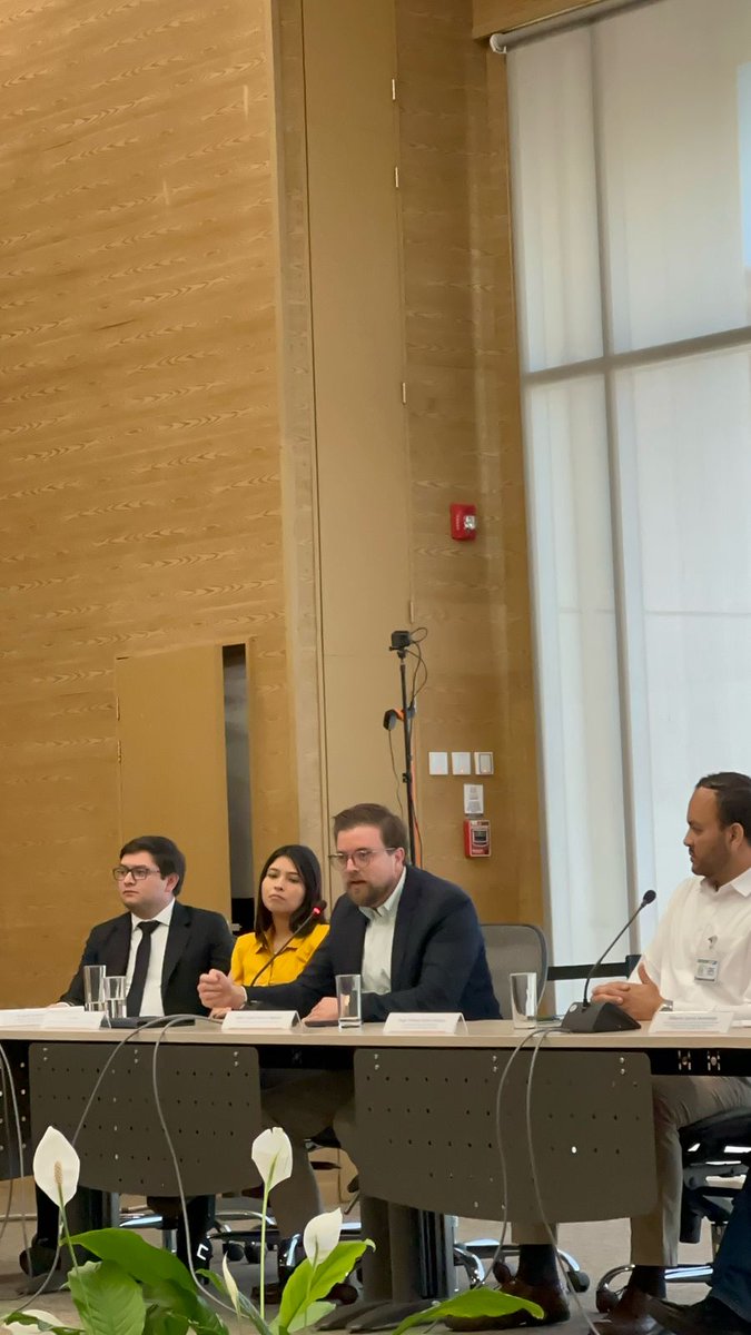 EdgarMisael's tweet photo. Participamos en el Congreso de Guanajuato durante la gira de las 40 horas, un espacio donde empresarios, cámaras y trabajadores emitimos nuestras posturas.

#EmpresariosJóvenes #CANACINTRA #Gira40Horas https://t.co/eIGm5P67hl