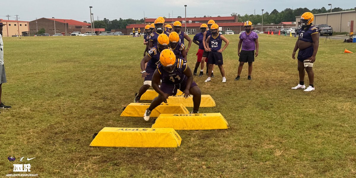 Day 1. 

#ZooLife
#RelentlessPursuit