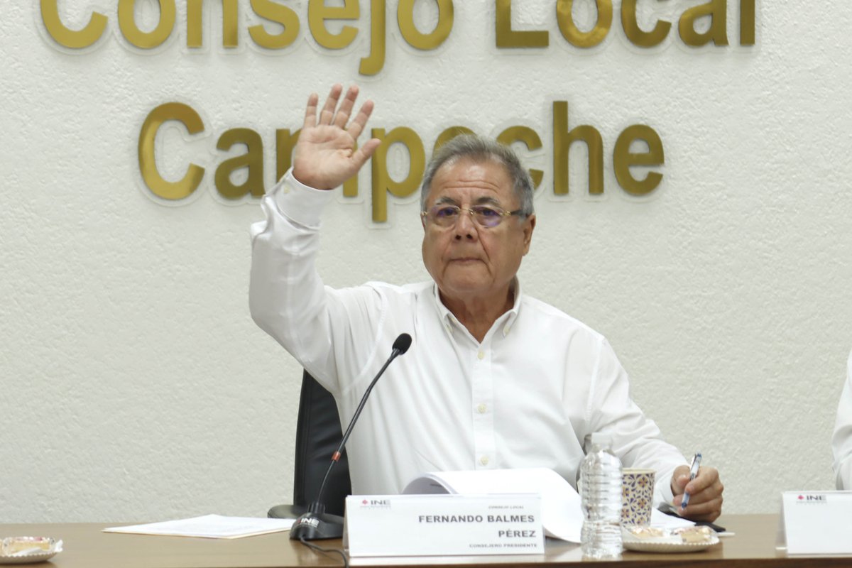 INE_Campeche's tweet photo. Informó el Consejero Presidente del Consejo Local del INE Campeche, @FernandoBalmes que se han acreditado 515 observadoras/es Electorales, se cuenta con 701,510 potentes electores, y han entregado 5,182 nombramientos a Funcionarios de Mesas Directivas de Casillas para el PEEPJF. https://t.co/knEOXQHCKe