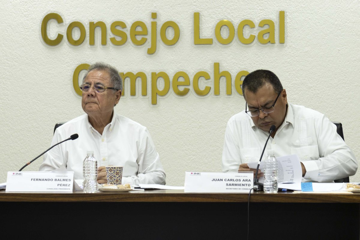 Informó el Consejero Presidente del Consejo Local del INE Campeche, <a href="/FernandoBalmes/">Fernando Balmes Perez</a> que se han acreditado 515 observadoras/es Electorales, se cuenta con 701,510 potentes electores, y han entregado 5,182 nombramientos a Funcionarios de Mesas Directivas de Casillas para el PEEPJF.