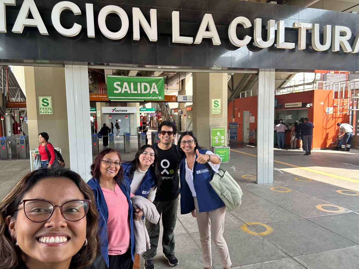 ¡Salimos a la cancha en #SanJuanDeLurigancho para presentar #CampeonasSinBarreras junto a #FútbolMás! Jugamos en equipo para abrir más y mejores oportunidades para niñas y adolescentes dentro y fuera de la cancha. ¡Con la camiseta bien puesta por sus derechos!
#UNESCO30AñosEnPerú