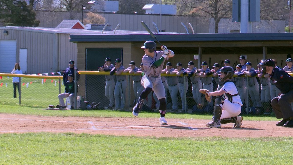 PND's Lawson Alwan loves to do the dirty work for his teams. Sometimes that includes the laundry.

Story: centralillinoisproud.com/sports/local-s…