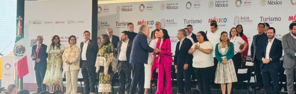 <a href="/Cberdegue/">Cb</a>, Consejero de <a href="/HotelesXMexico/">HotelesPorMéxico</a> y Director General de <a href="/elcidresorts/">El Cid Resorts</a>, ofreció el mensaje inaugural en representación de la industria turística de México, portavoz del <a href="/cnet_mexico/">CNET</a> y <a href="/cceoficialmx/">Consejo Coordinador Empresarial CCE</a>, durante la inauguración del Tianguis Turístico en Baja California.
