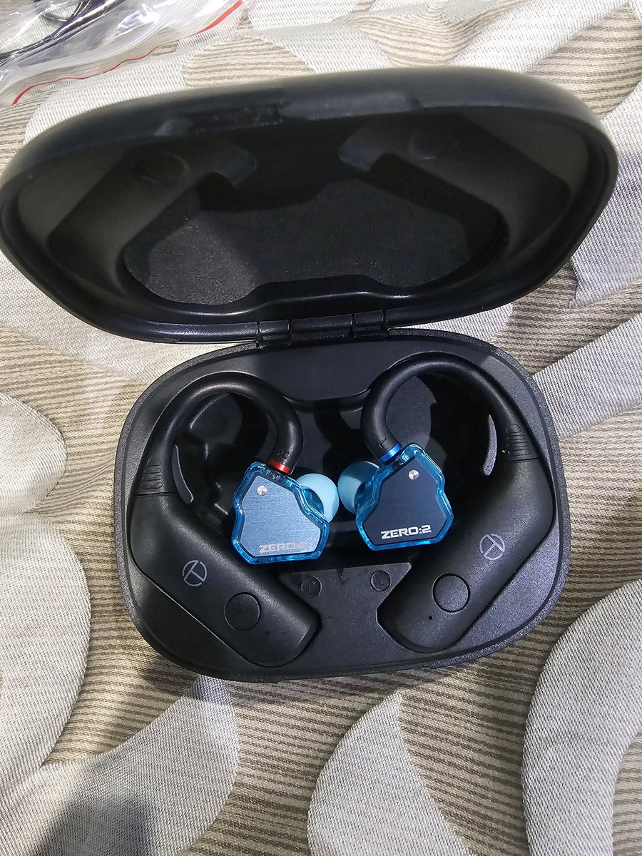 RajShah68913260's tweet image. These Zero 2 Earbuds by linsoul are some of the best headphones I've ever used and also the fact that they can be wired or wireless is insane