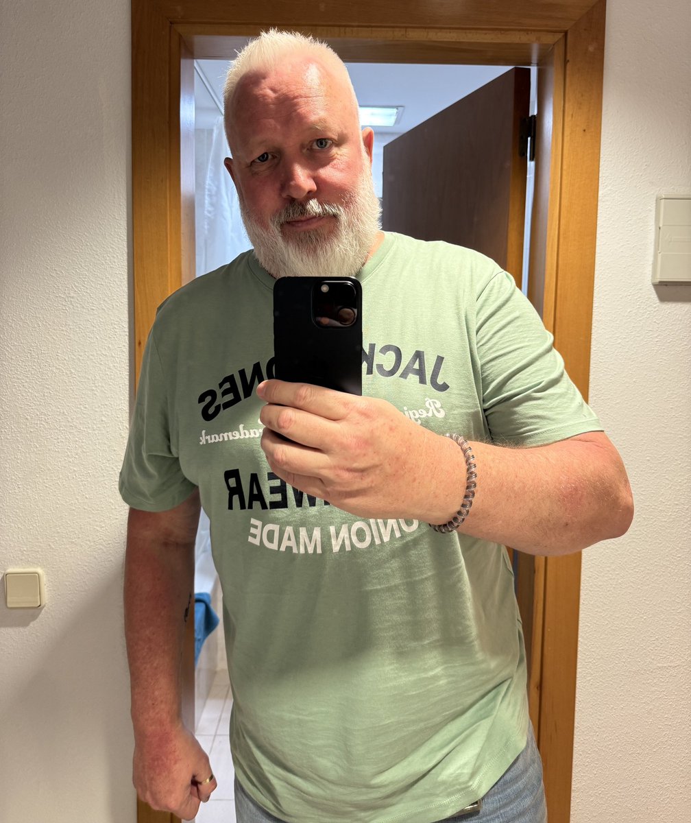 GarethMer's tweet image. These pictures are 2 years apart. I didn’t realise how big I’d got until I saw this picture on my Facebook memories